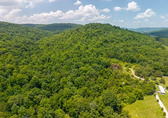 Homes for sale in Monticello, KY | 1 Barrier Cemetary Rd, Monticello, KY 42633 | MLS# 26016005