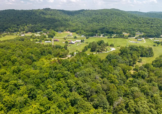 Homes for sale in Monticello, KY | 1 Barrier Cemetary Rd, Monticello, KY 42633 | MLS# 26016005