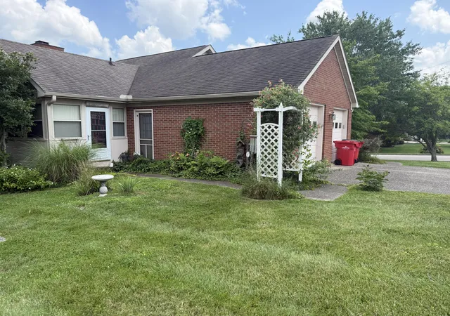 Homes for sale in Frankfort, KY | 1102 Richliev Ln, Frankfort, KY 40601 | MLS# 26016026