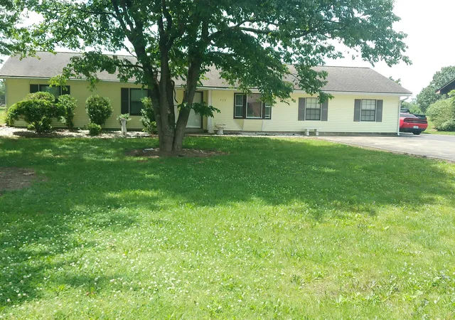 Photo 2 of Sale Pending at 225 Wilton Cir, Paducah, KY 42003 | MLS# 26015980 | Listing updated on 2026-08-19