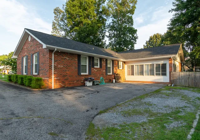 Photo 3 of Single family home for sale at 119 Nickell Hts Rd, Paducah, KY 42003 | MLS# 26015987 | Listing updated on 2026-08-03