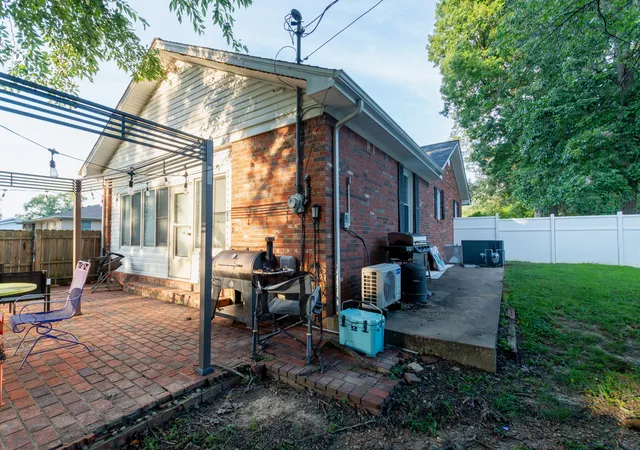 Photo 4 of Single family home for sale at 119 Nickell Hts Rd, Paducah, KY 42003 | MLS# 26015987 | Listing updated on 2026-08-03