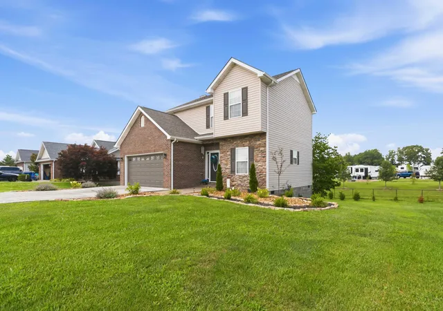 Homes for sale in London, KY | 752 County Farm Rd, London, KY 40741 | MLS# 26016195