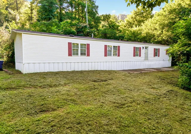 Homes for sale in Pineville, KY | 7 Alvie Buell Rd, Pineville, KY 40977 | MLS# 26016120
