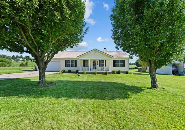Homes for sale in Lancaster, KY | 143 Rolling Meadows Dr, Lancaster, KY 40444 | MLS# 26016040