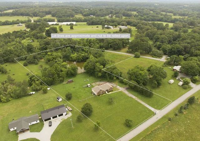 2nd image of 97 Camelot Dr, Cadiz, KY 42211 | MLS# 26017564