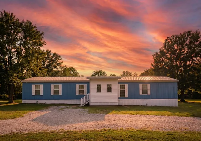 Homes for sale in Cadiz, KY | 212 Virginia Cir, Cadiz, KY 42211 | MLS# 26016234