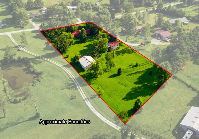 Photo 2 of Single family home for sale at 1390 Alton Sta Rd, Lawrenceburg, KY 40342 | MLS# 26017398 | Listing updated on 2026-09-11