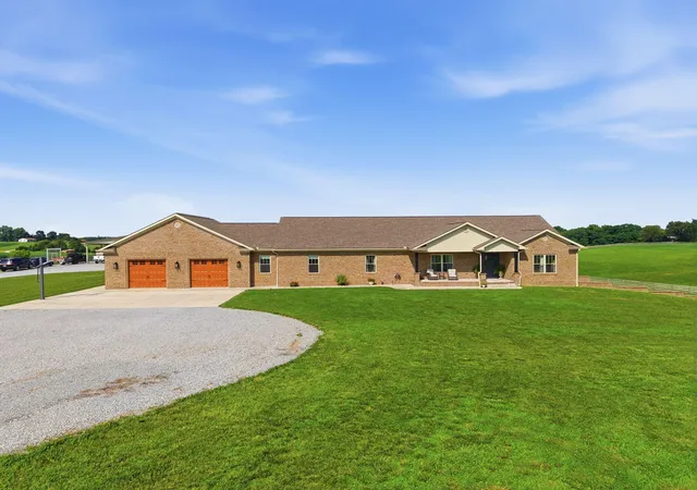 Homes for sale in Mount Sterling, KY | 351 Benton Rd, Mount Sterling, KY 40353 | MLS# 26016393