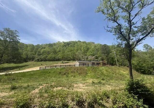 4th image of 580 Conley Fork, Prestonsburg, KY 41653 | MLS# 26016039