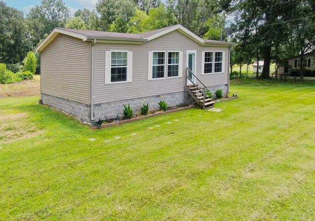 1st image of 2014 Husband Rd, Paducah, KY 42003 | MLS# 26016061