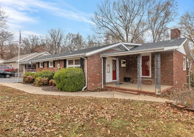 2nd image of 38 Elmhurst Ln, Murray, KY 42071 | MLS# 26016262