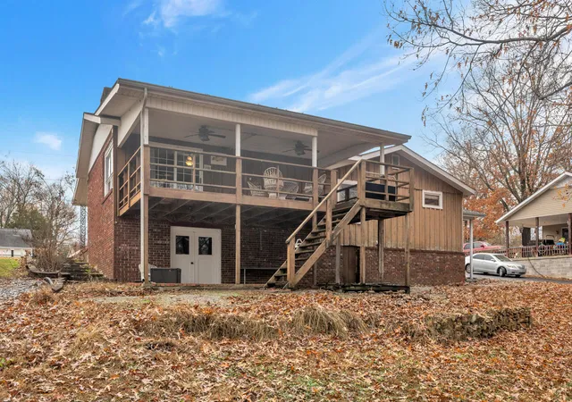 Photo 3 of Single family home for sale at 38 Elmhurst Ln, Murray, KY 42071 | MLS# 26016262 | Listing updated on 2026-07-06