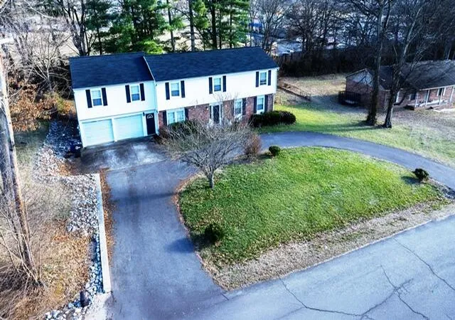 3rd image of 4340 Meadow Ln, Paducah, KY 42001 | MLS# 26017010