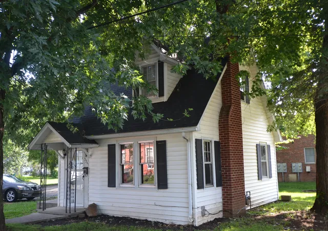 Homes for sale in Harrodsburg, KY | 324 N East St, Harrodsburg, KY 40330 | MLS# 26017211