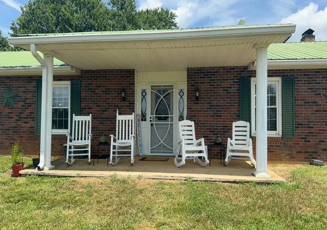 Photo 2 of Single family home for sale at 979 Walnut Grv School Rd, Waynesburg, KY 40489 | MLS# 26016129 | Listing updated on 2026-08-17