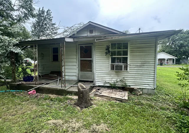 Photo 11 of Sale Pending at 212 S 1st Street, Mayfield, KY 42066 | MLS# 26016088 | Listing updated on 2026-07-31