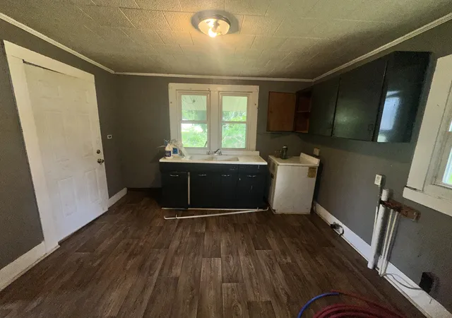 Photo 3 of Sale Pending at 212 S 1st Street, Mayfield, KY 42066 | MLS# 26016088 | Listing updated on 2026-07-31