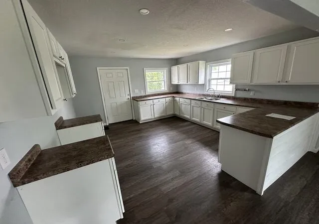 5th image of 4557 Hendron Rd, Paducah, KY 42003 | MLS# 26016091