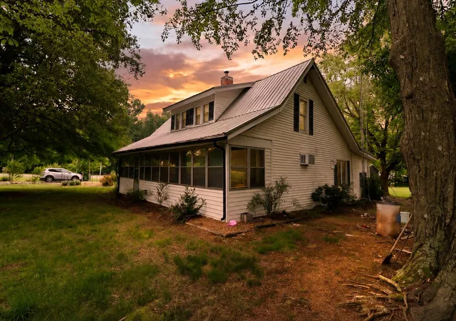 Photo 1 of Sale Pending at 1282 Cherokee Trl, Murray, KY 42071 | MLS# 26016546 | Listing updated on 2026-08-29