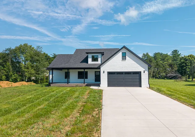 Photo 2 of Single family home for sale at 118 Runway Blvd, Somerset, KY 42503 | MLS# 26016098 | Listing updated on 2026-10-01