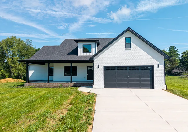 Photo 3 of Single family home for sale at 118 Runway Blvd, Somerset, KY 42503 | MLS# 26016098 | Listing updated on 2026-10-01