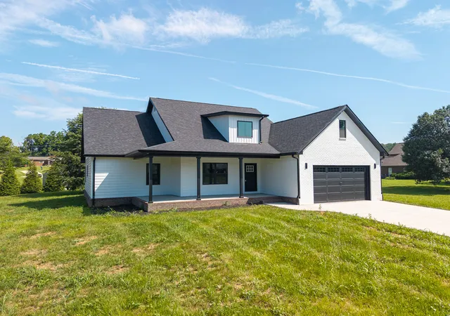 Photo 1 of Single family home for sale at 118 Runway Blvd, Somerset, KY 42503 | MLS# 26016098 | Listing updated on 2026-10-01