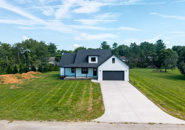 Photo 4 of Single family home for sale at 118 Runway Blvd, Somerset, KY 42503 | MLS# 26016098 | Listing updated on 2026-10-01
