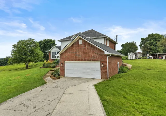 Homes for sale in Mount Sterling, KY | 3290 Osborne Rd, Mount Sterling, KY 40353 | MLS# 26017272