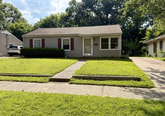 Homes for sale in Paducah, KY | 3219 Lorine Ln, Paducah, KY 42001 | MLS# 26016141
