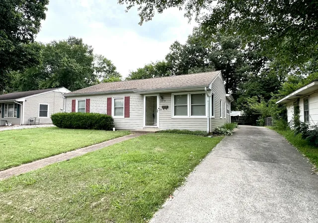 Photo 2 of Sale Pending at 3219 Lorine Ln, Paducah, KY 42001 | MLS# 26016141 | Listing updated on 2026-09-08