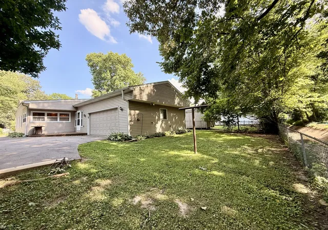 Homes for sale in Paducah, KY | 3219 Lorine Ln, Paducah, KY 42001 | MLS# 26016141