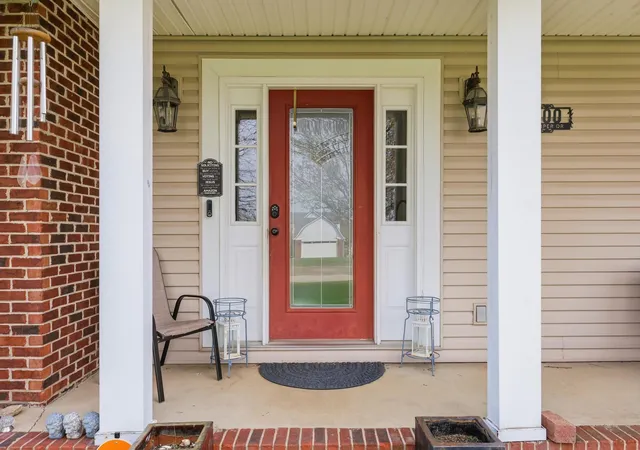 2nd image of 300 Juniper Dr, Nicholasville, KY 40356 | MLS# 26016135