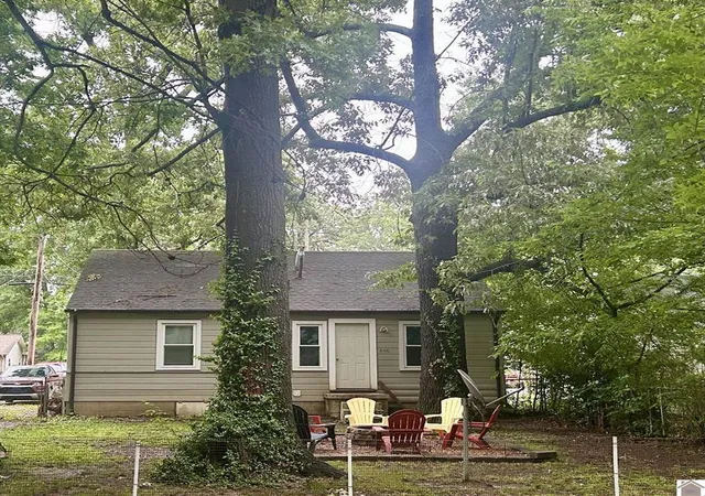 Photo 2 of Single family home for sale at 935 N 25th Street, Paducah, KY 42001 | MLS# 26016386 | Listing updated on 2026-07-29