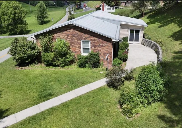 Homes for sale in Manchester, KY | 3590 Ky-638, Manchester, KY 40962 | MLS# 26016165