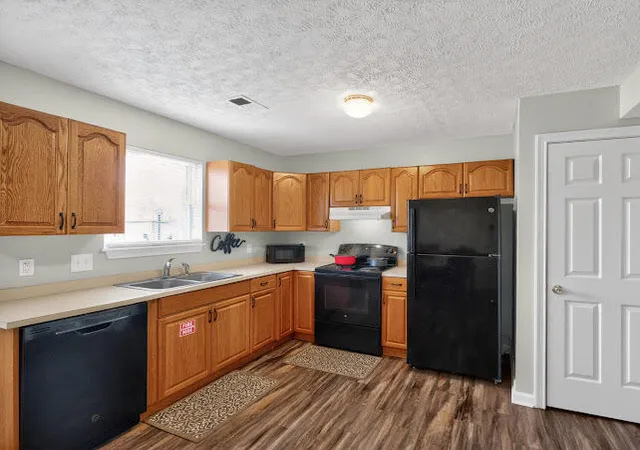 Listing Photo 3 - Condo for sale in building located at 502 Tecumseh Trl, Versailles, KY 40383 - Unit #B,C,D & E