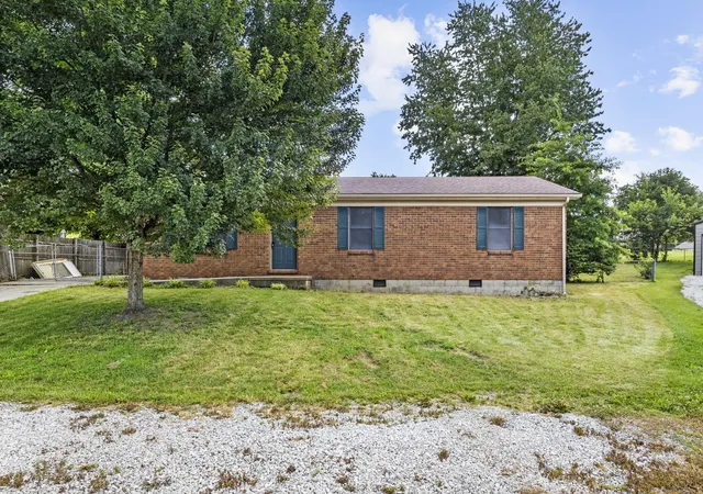 Homes for sale in Lawrenceburg, KY | 159 Hickory Rd, Lawrenceburg, KY 40342 | MLS# 26016168