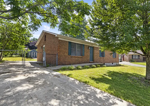 Homes for sale in Lawrenceburg, KY | 159 Hickory Rd, Lawrenceburg, KY 40342 | MLS# 26016168