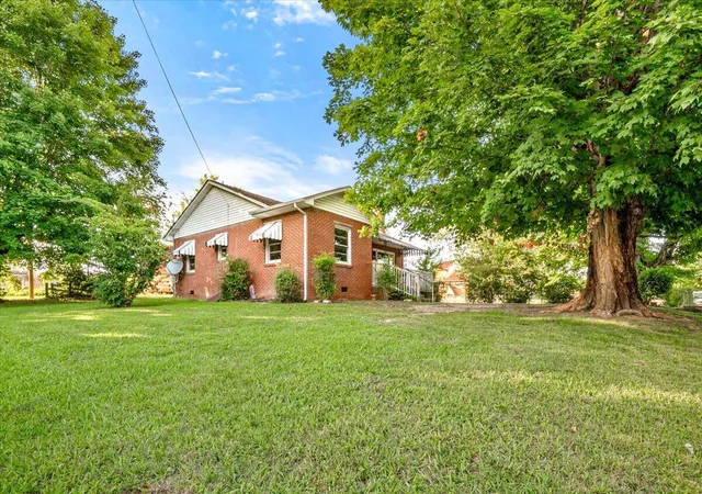 Homes for sale in Williamsburg, KY | 1110 Main St, Williamsburg, KY 40769 | MLS# 26016194