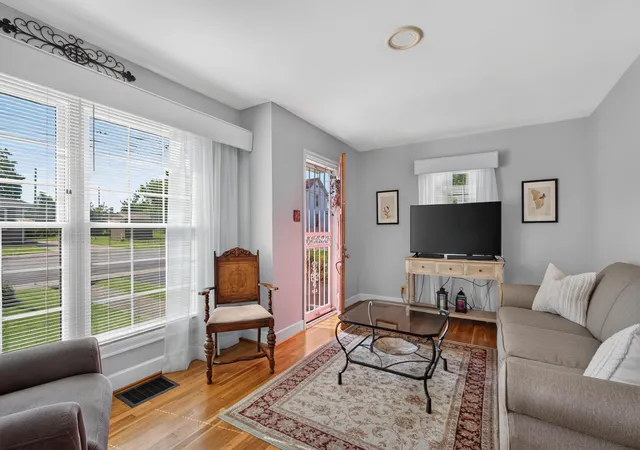 Homes for sale in Nicholasville, KY | 305 1/2 S 3rd St, Nicholasville, KY 40356 | MLS# 26016173