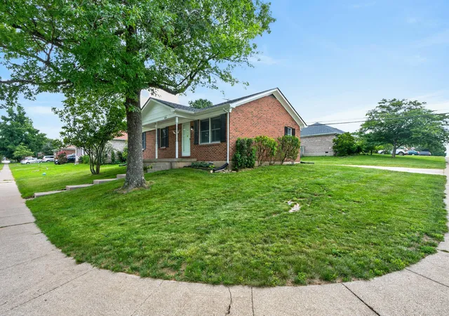 Photo 3 of Sale Pending at 625 Tocher Dr, Wilmore, KY 40390 | MLS# 26016417 | Listing updated on 2026-08-25