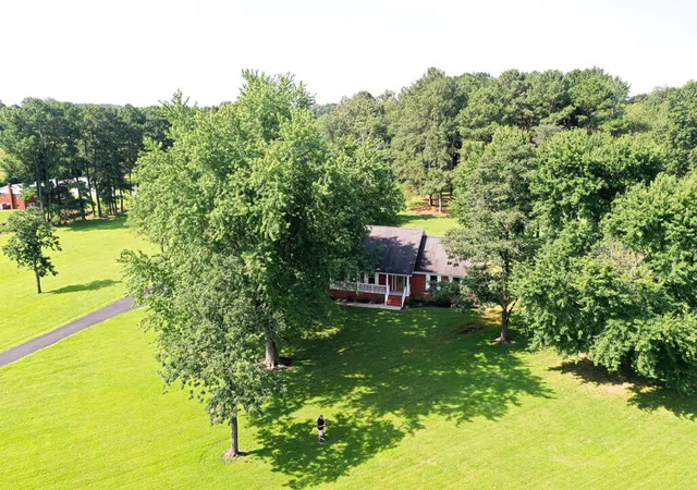 Photo 2 of Single family home for sale at 4213 Kentucky 80 W, Mayfield, KY 42066 | MLS# 26016187 | Listing updated on 2026-08-28