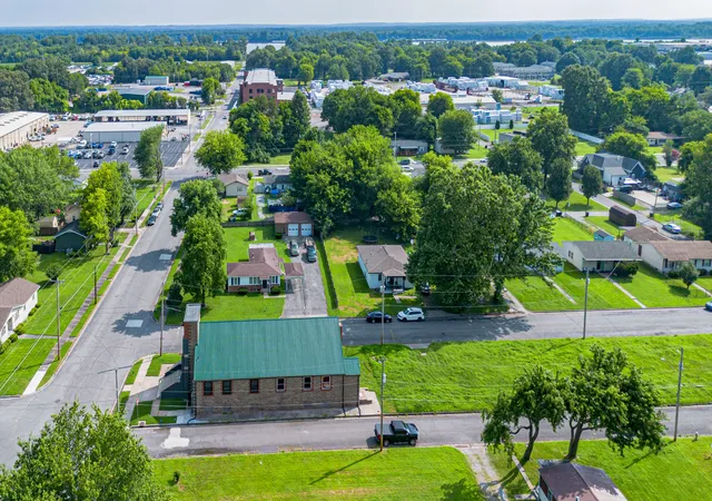 Homes for sale in Paducah, KY | 1038 Burnett St, Paducah, KY 42001 | MLS# 26017120