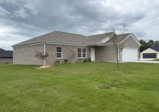 Homes for sale in London, KY | 302 Cinchpost Cir, London, KY 40744 | MLS# 26016203