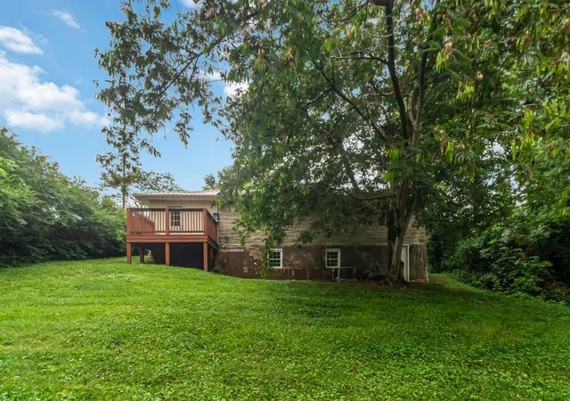 17th image of 313 Maple St, Columbia, KY 42728 | MLS# 26017242