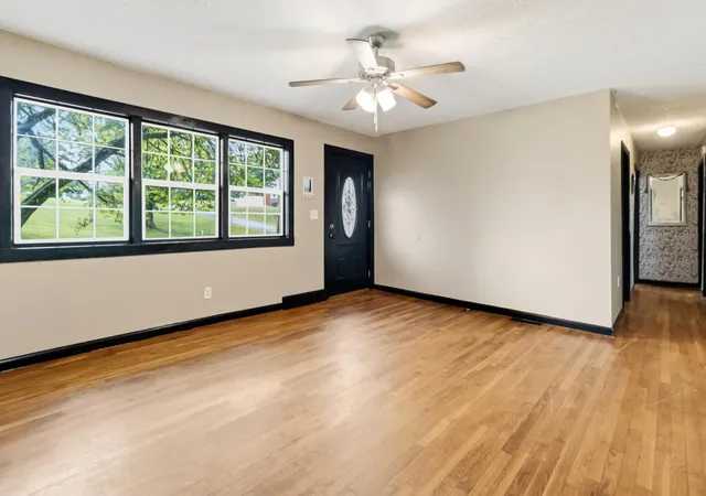4th image of 313 Maple St, Columbia, KY 42728 | MLS# 26017242
