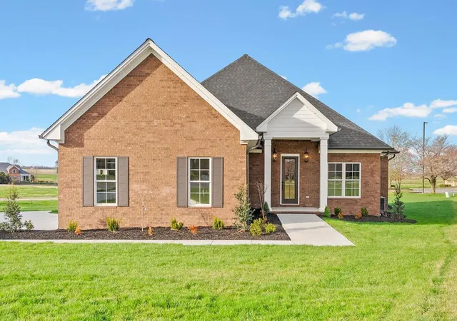 Photo 2 of Single family home for sale at 125 Pemberton Pl, Hopkinsville, KY 42240 | MLS# 26016244 | Listing updated on 2026-09-01