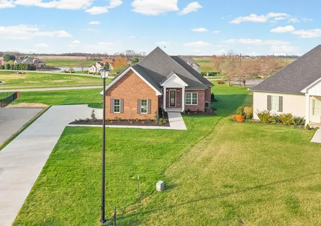Photo 3 of Single family home for sale at 125 Pemberton Pl, Hopkinsville, KY 42240 | MLS# 26016244 | Listing updated on 2026-09-01