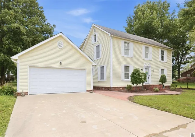 Homes for sale in Mayfield, KY | 1524 Bellemeade Dr, Mayfield, KY 42066 | MLS# 26016243