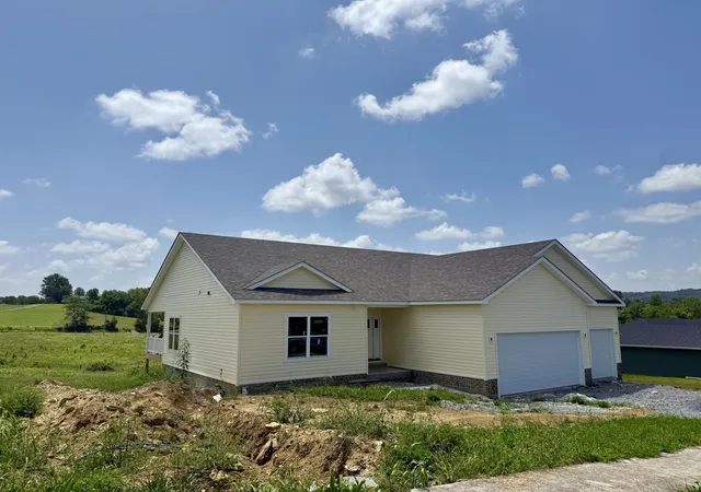 Photo 3 of Sale Pending at 3020 Jacob Dr, Danville, KY 40422 | MLS# 26016663 | Listing updated on 2026-08-17